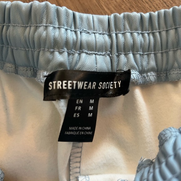 Pleather shorts - Picture 2 of 3